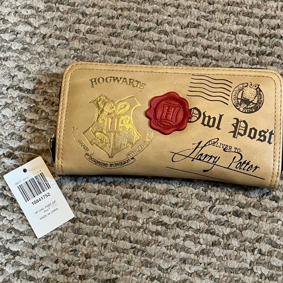 Hot Topic Harry Potter Owl Post Wallet - Picture 1 of 10